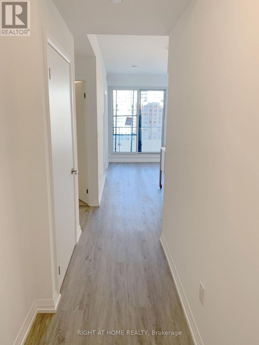 1612 - 75 Canterbury Place, Toronto, Ontario  M2N 0L2 - Photo 6 - C13780186