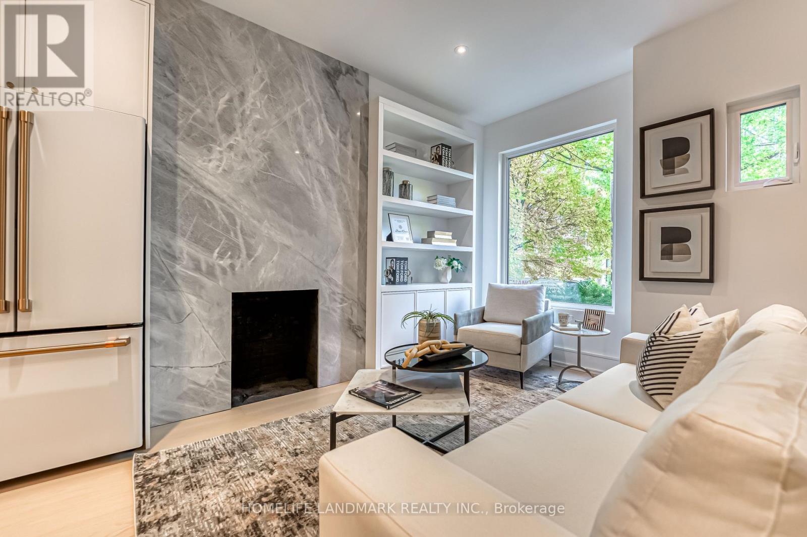 195 Albany Avenue, Toronto, Ontario  M5R 3C7 - Photo 2 - C13780190