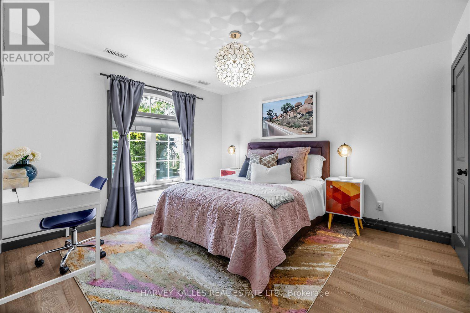 487 Winnett Avenue, Toronto, Ontario  M6C 3M6 - Photo 17 - C13780208