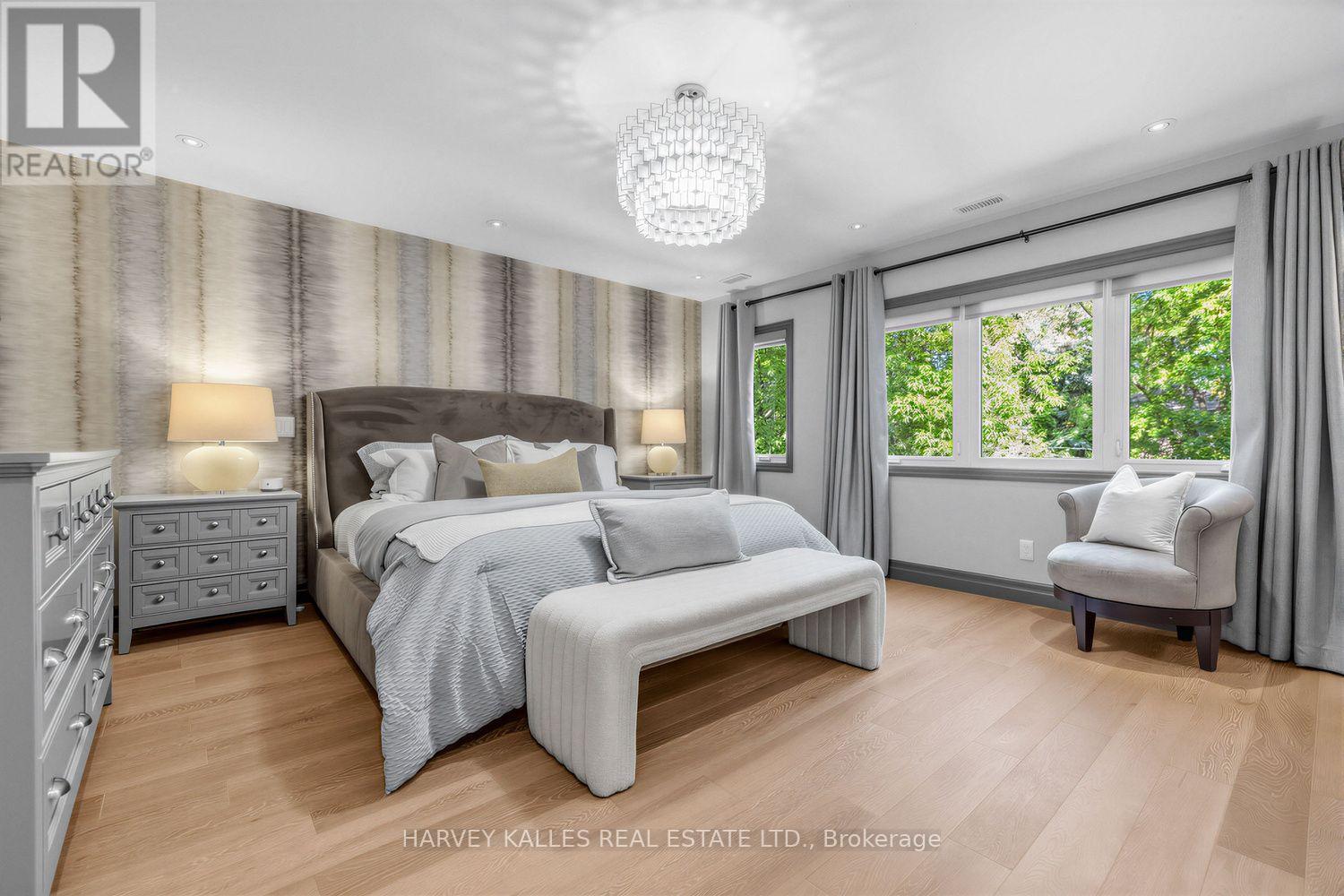 487 Winnett Avenue, Toronto, Ontario  M6C 3M6 - Photo 20 - C13780208