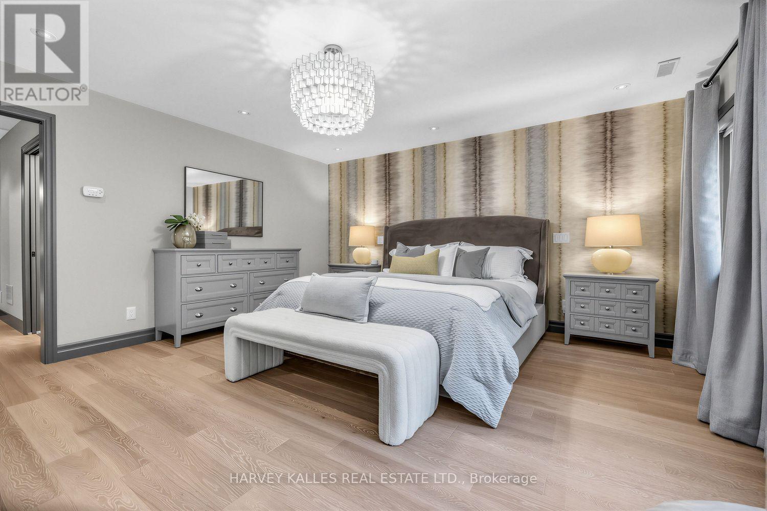 487 Winnett Avenue, Toronto, Ontario  M6C 3M6 - Photo 21 - C13780208