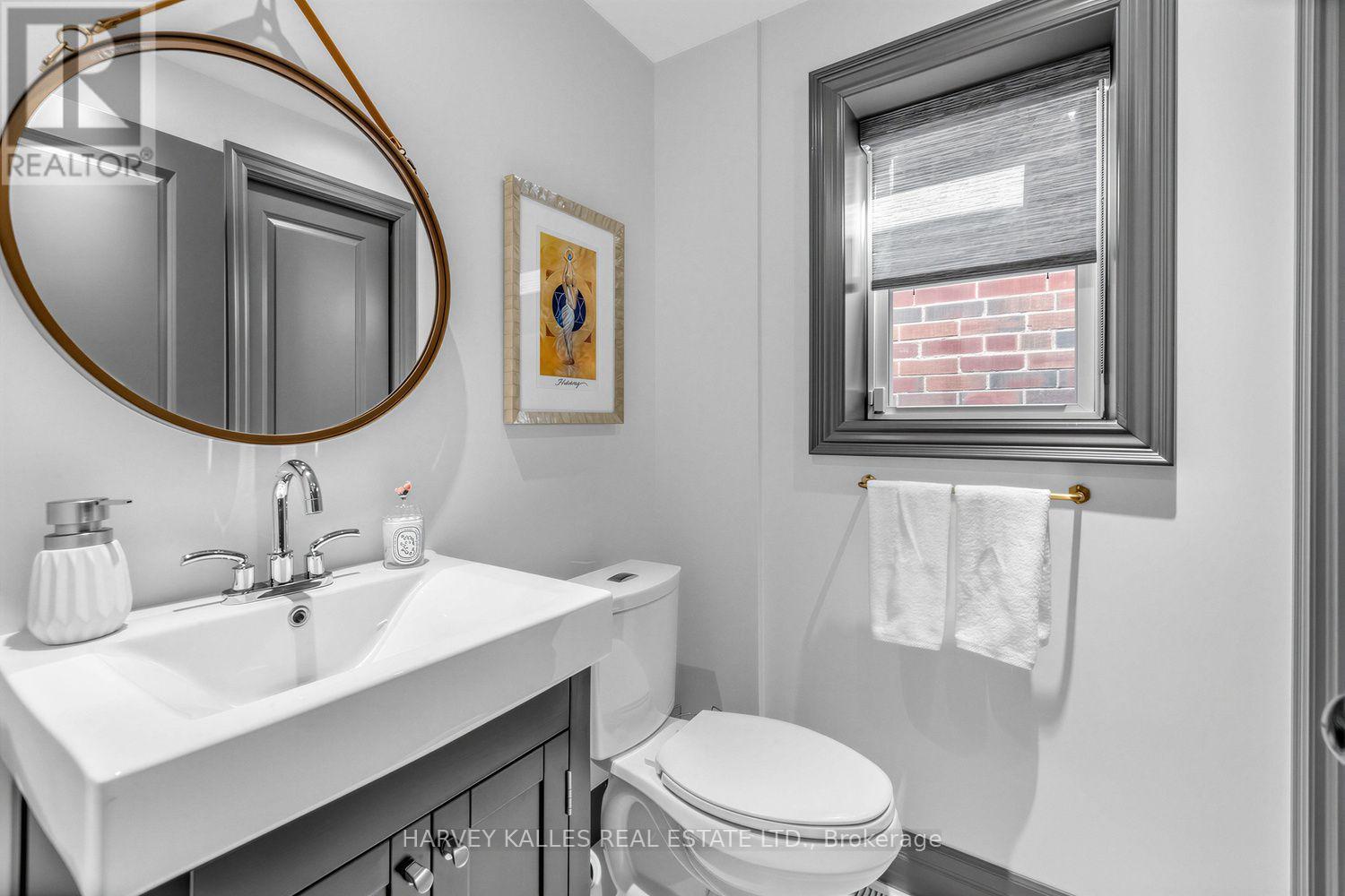 487 Winnett Avenue, Toronto, Ontario  M6C 3M6 - Photo 8 - C13780208