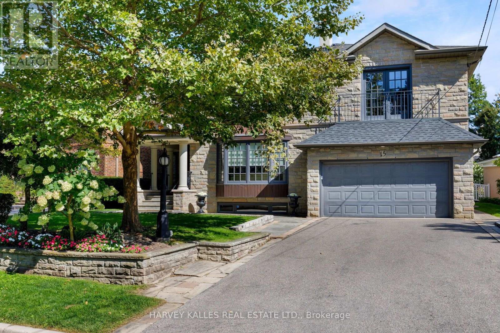15 Moorehill Drive, Toronto, Ontario  M4G 1A3 - Photo 5 - C13780272