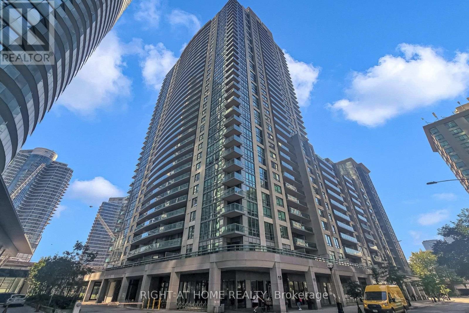 712 - 19 Grand Trunk Crescent, Toronto, Ontario  M5J 3A3 - Photo 1 - C13780368