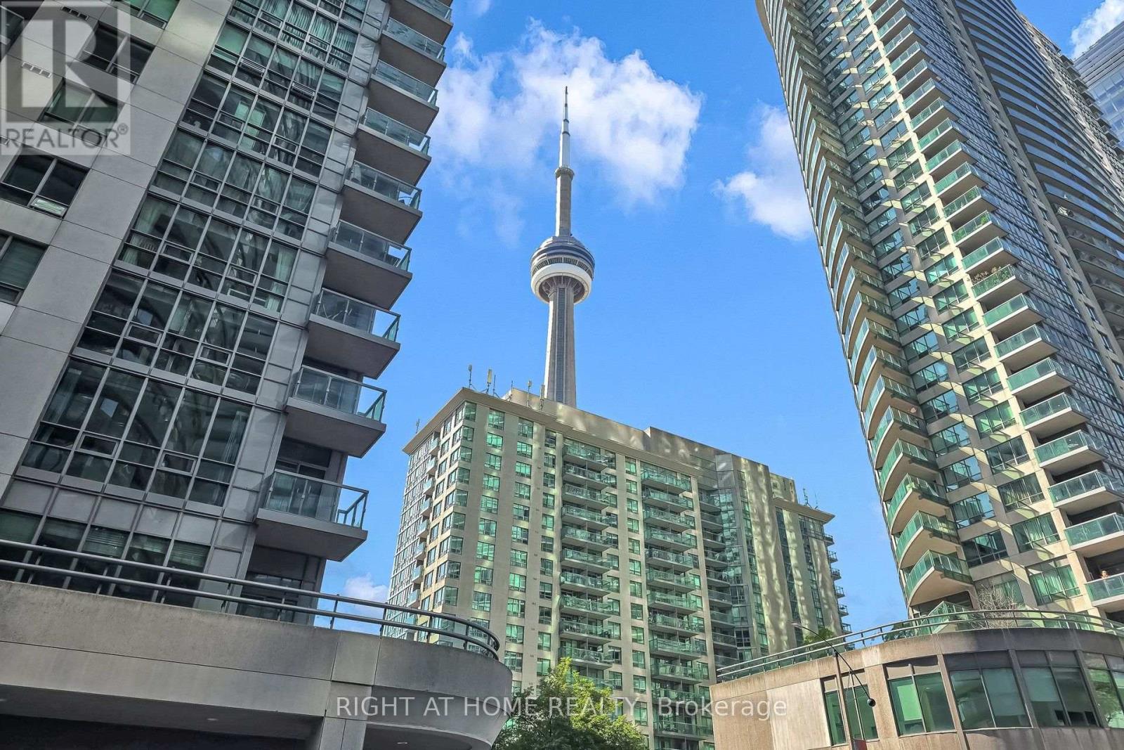 712 - 19 Grand Trunk Crescent, Toronto, Ontario  M5J 3A3 - Photo 2 - C13780368