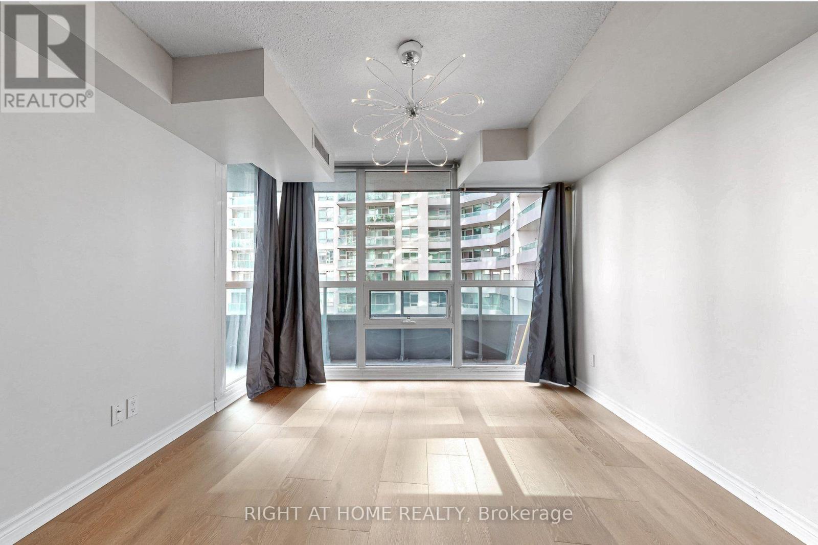 712 - 19 Grand Trunk Crescent, Toronto, Ontario  M5J 3A3 - Photo 25 - C13780368