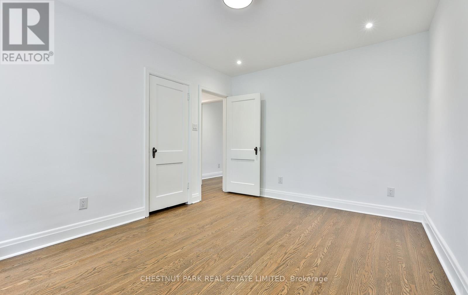 Upper - 11 Oriole Crescent, Toronto, Ontario  M5P 1L6 - Photo 13 - C13780428