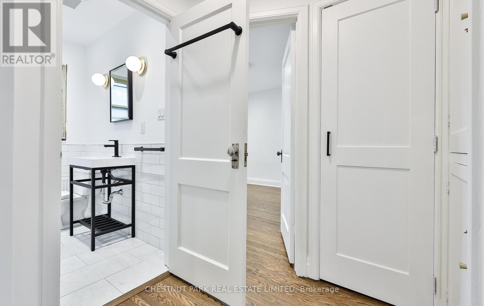 Upper - 11 Oriole Crescent, Toronto, Ontario  M5P 1L6 - Photo 15 - C13780428