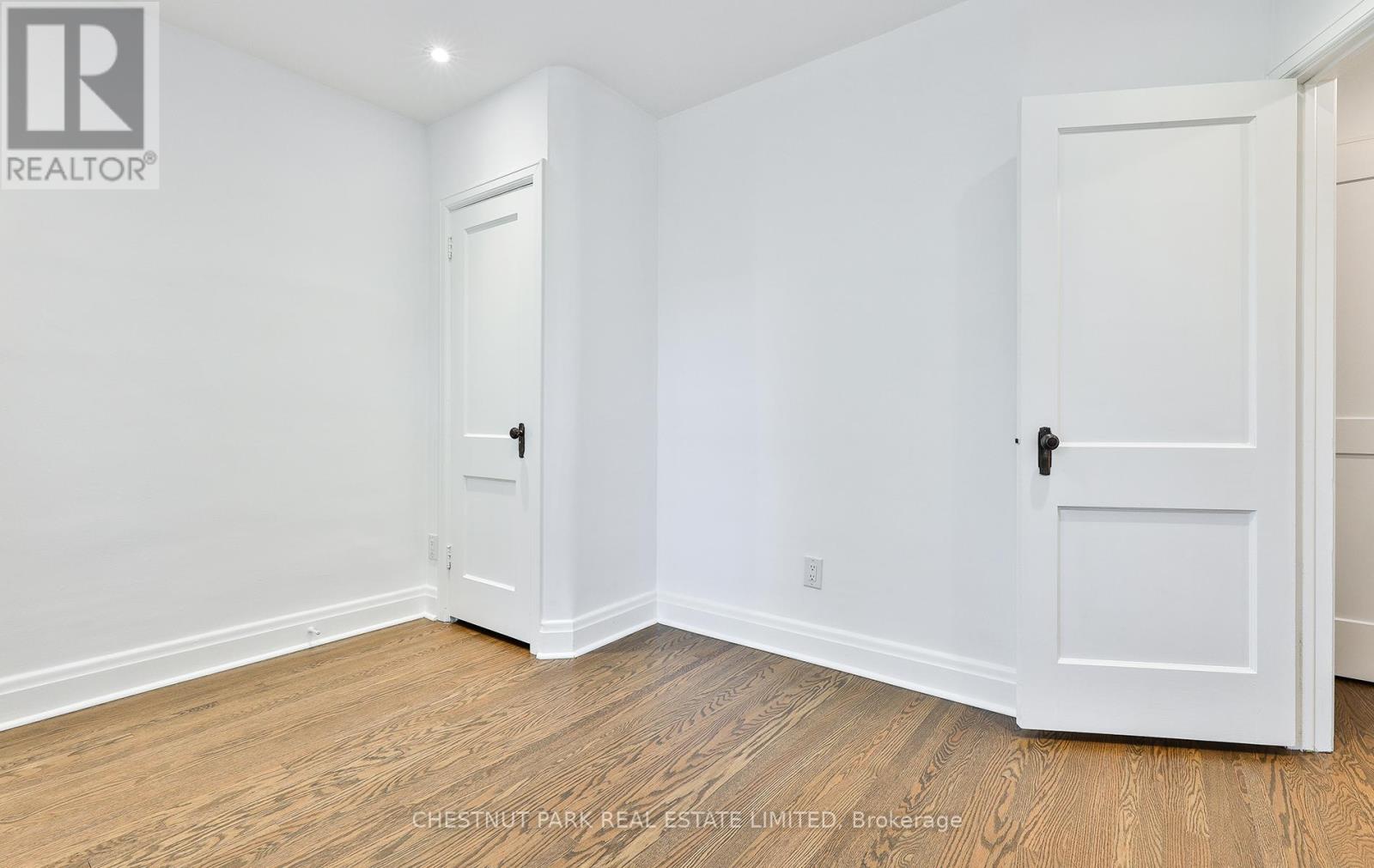 Upper - 11 Oriole Crescent, Toronto, Ontario  M5P 1L6 - Photo 20 - C13780428
