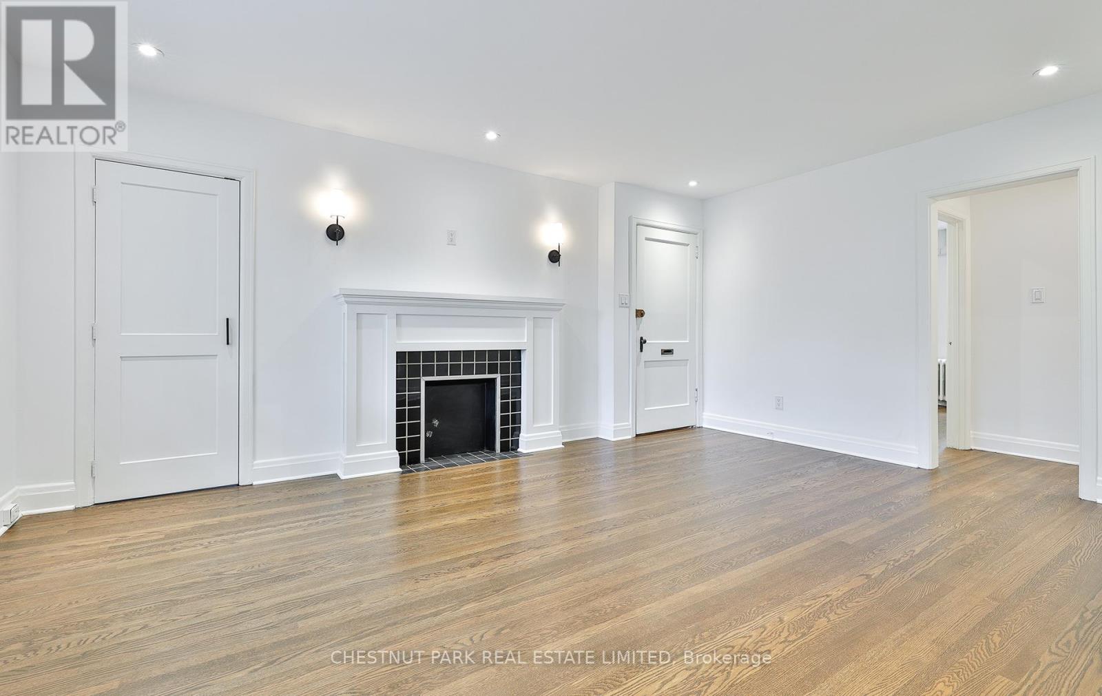 Upper - 11 Oriole Crescent, Toronto, Ontario  M5P 1L6 - Photo 5 - C13780428