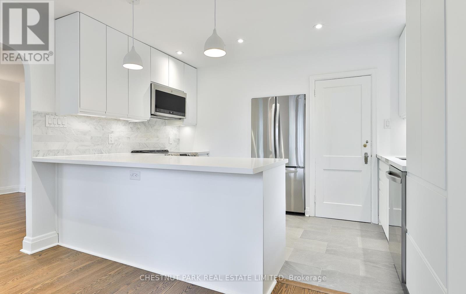 Upper - 11 Oriole Crescent, Toronto, Ontario  M5P 1L6 - Photo 9 - C13780428