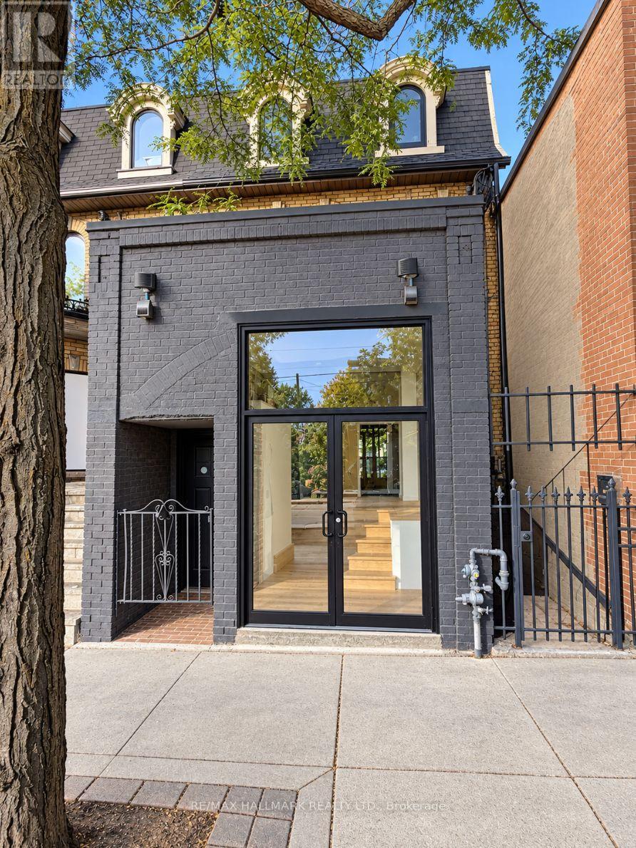 Main & 1/2 Bsmt - 440 Parliament Street, Toronto, Ontario  M5A 3A2 - Photo 3 - C13780484