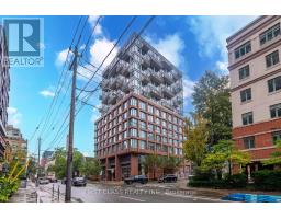 702 - 2 AUGUSTA AVENUE, Toronto, Ontario