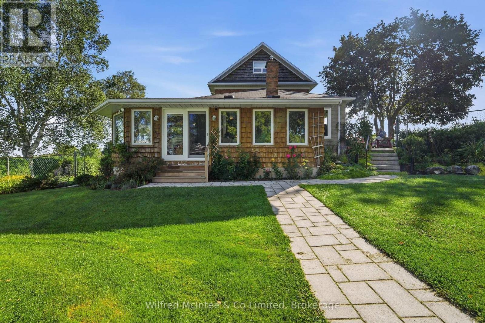 12 Bismark Street N, South Bruce, Ontario  N0G 2J0 - Photo 3 - X13780270