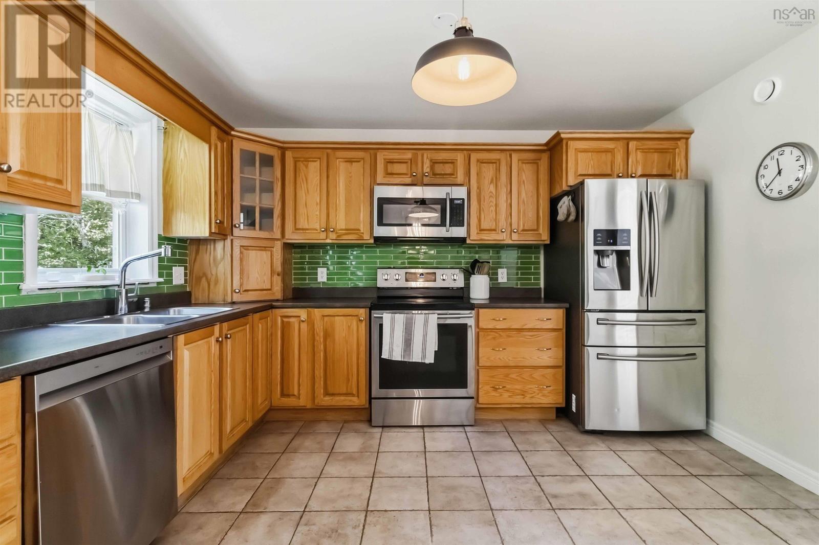 35 Tomahawk Run, Hammonds Plains, Nova Scotia  B4B 1Z4 - Photo 13 - 202623206