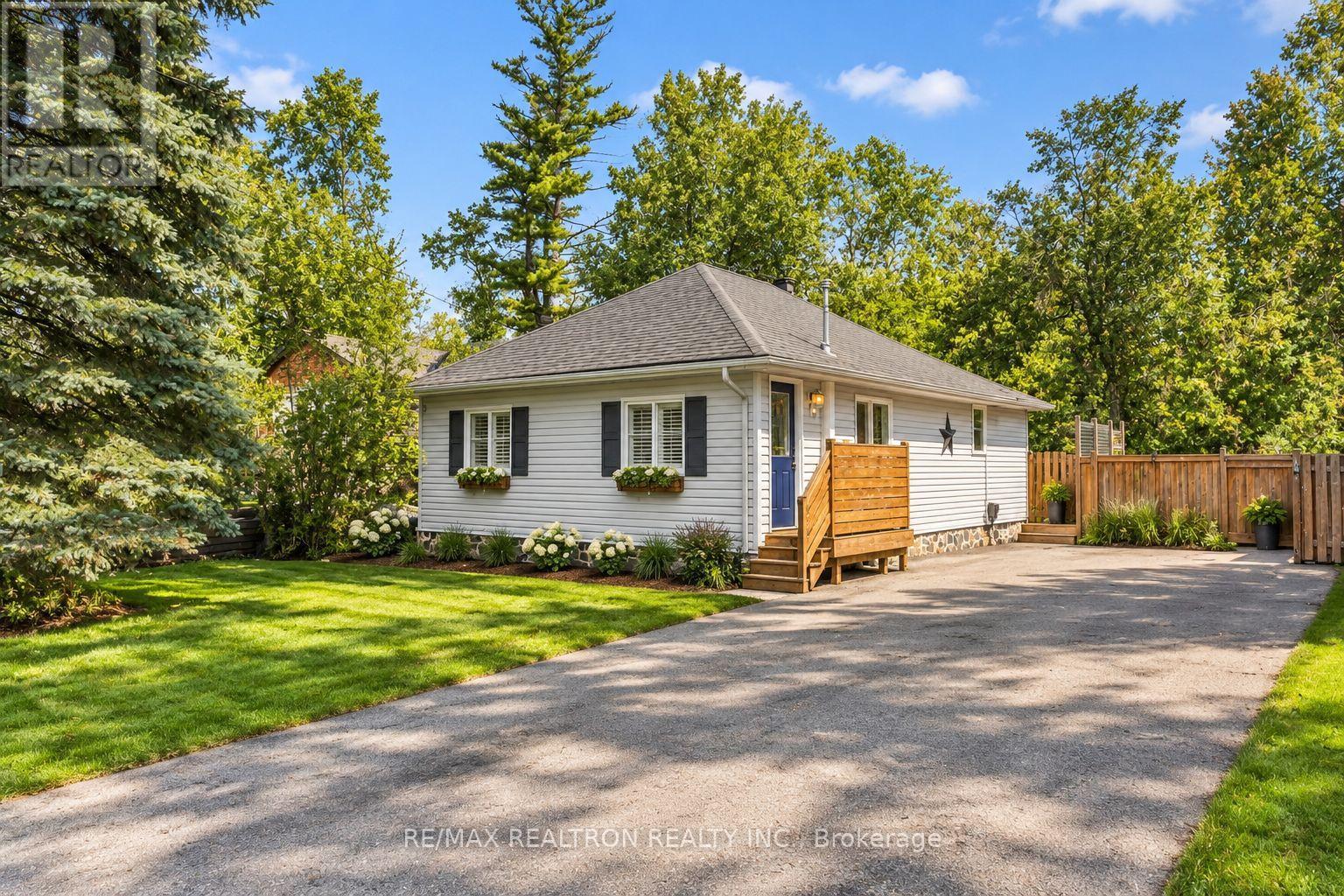 1152 Stoney Point Road, Innisfil, Ontario  L0L 1W0 - Photo 1 - N13780150