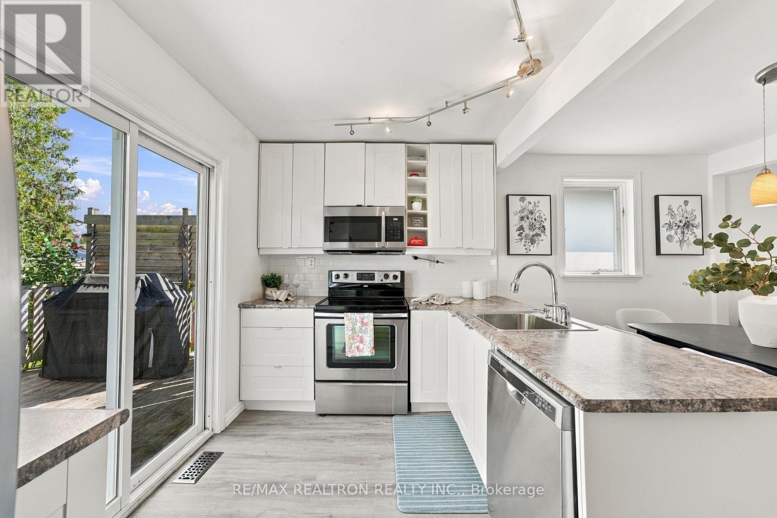 1152 Stoney Point Road, Innisfil, Ontario  L0L 1W0 - Photo 11 - N13780150