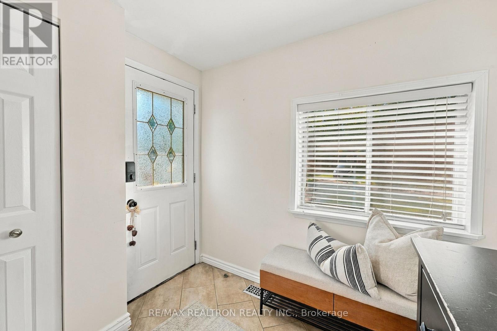 1152 Stoney Point Road, Innisfil, Ontario  L0L 1W0 - Photo 2 - N13780150