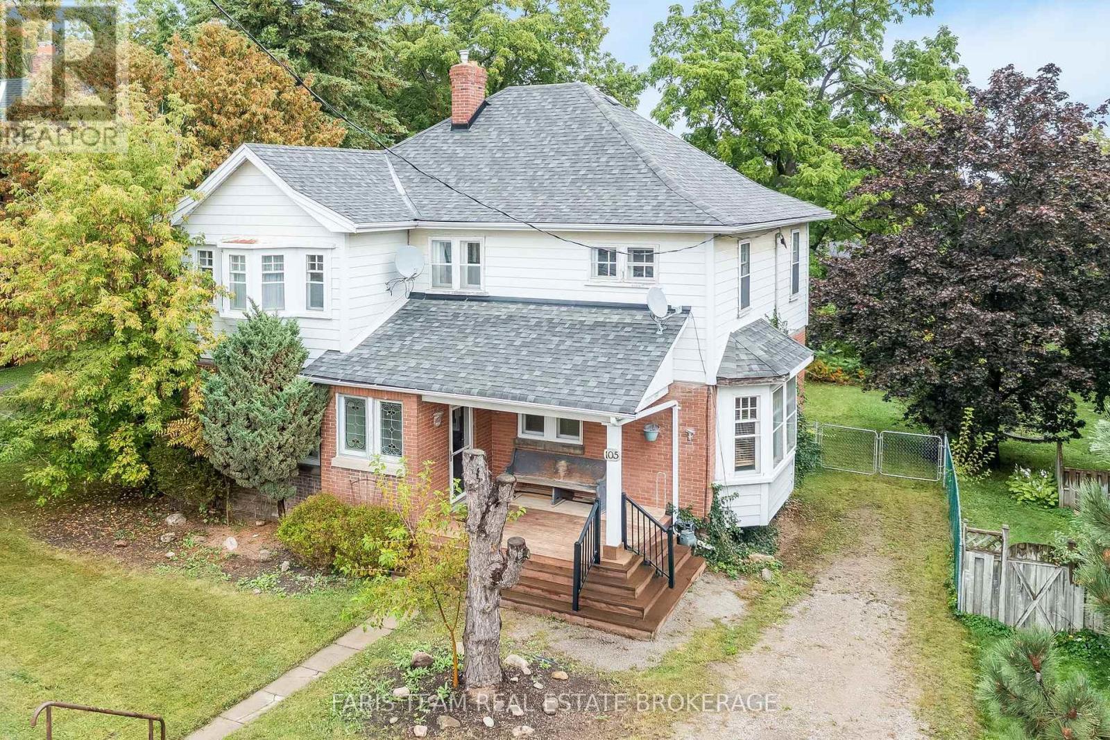 105 BARRIE STREET, Bradford West Gwillimbury, Ontario