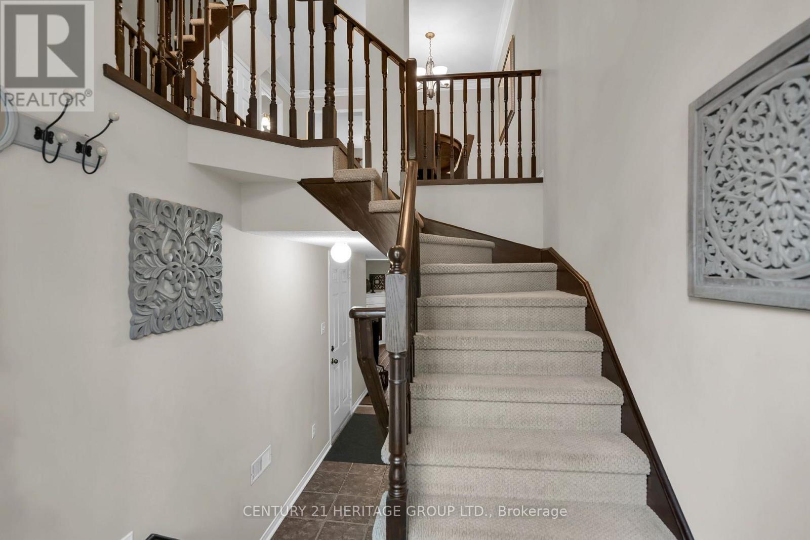 83 Mosaics Avenue, Aurora, Ontario  L4G 7L5 - Photo 4 - N13780260