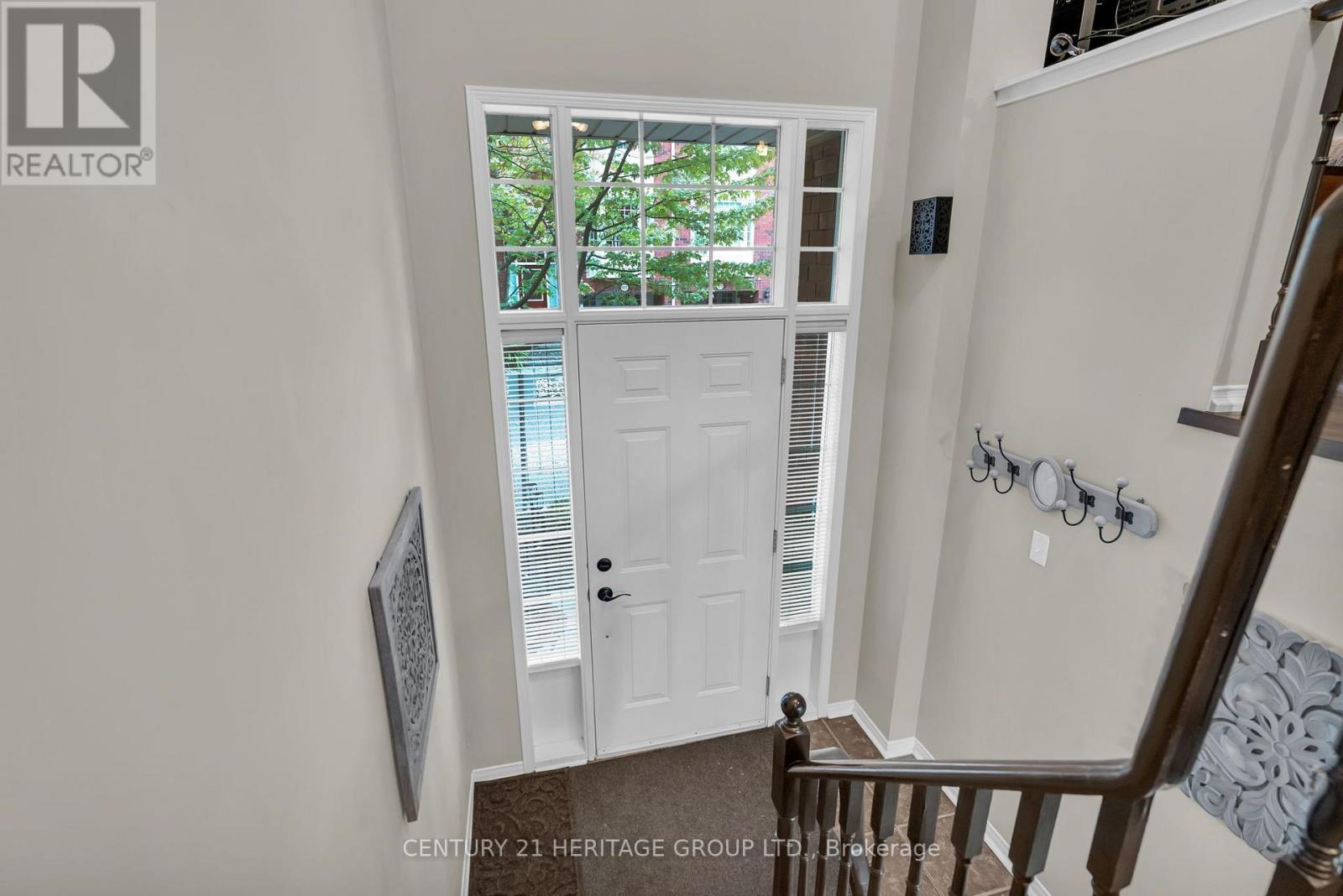 83 Mosaics Avenue, Aurora, Ontario  L4G 7L5 - Photo 5 - N13780260