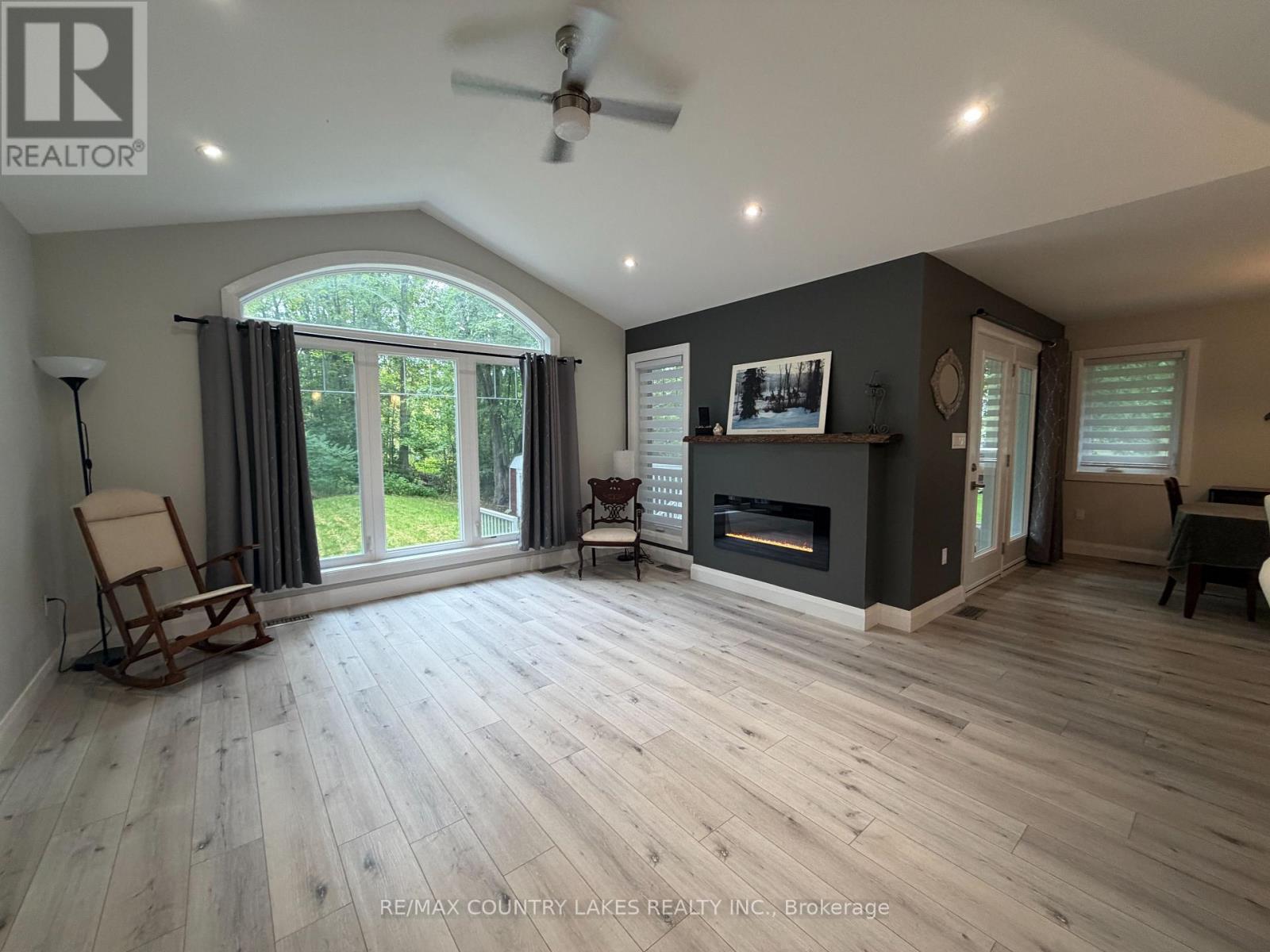 2589 Lakeshore Drive, Ramara (Brechin), Ontario  L0K 1B0 - Photo 22 - S13780254