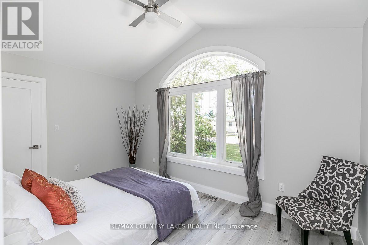 2589 Lakeshore Drive, Ramara (Brechin), Ontario  L0K 1B0 - Photo 9 - S13780254