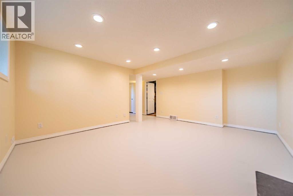 116 Queensland Place Se, Calgary, Alberta  T2J 4G8 - Photo 25 - A2343171