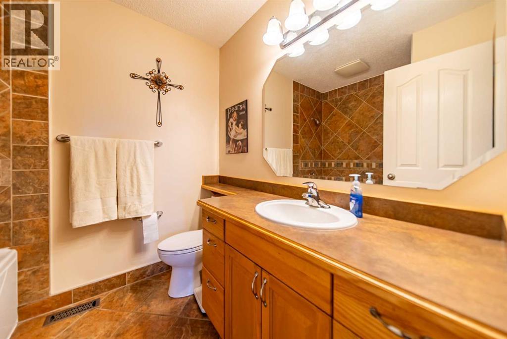 116 Queensland Place Se, Calgary, Alberta  T2J 4G8 - Photo 20 - A2343171