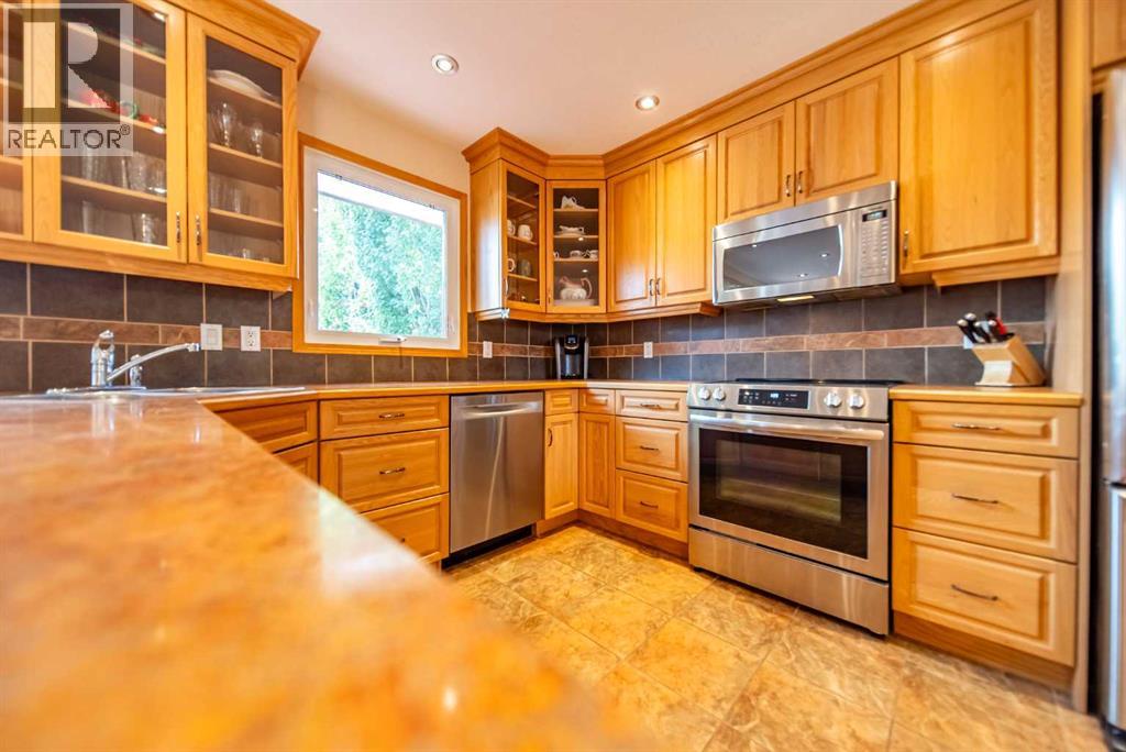 116 Queensland Place Se, Calgary, Alberta  T2J 4G8 - Photo 11 - A2343171