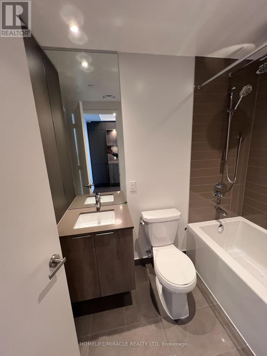 4503 - 448 Burnhamthorpe Road W, Mississauga, Ontario  L5B 0R4 - Photo 4 - W13780338