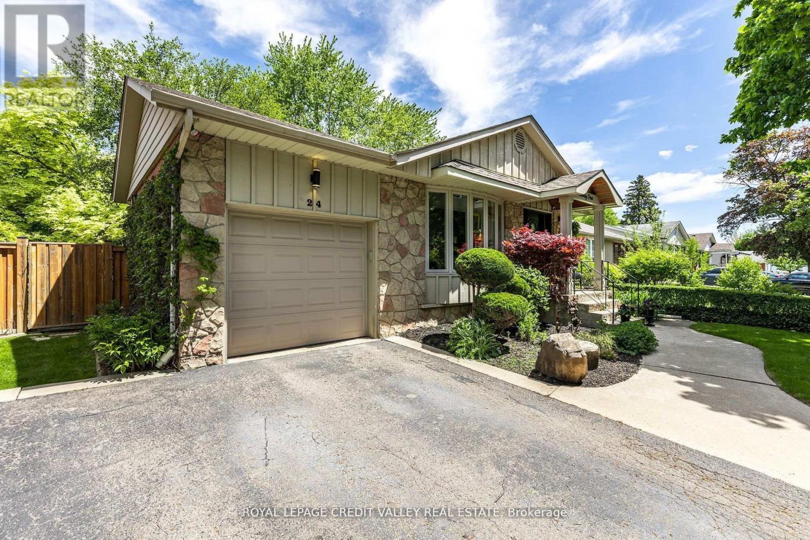 24 Ladore Drive, Brampton, Ontario  L6Y 1V5 - Photo 2 - W13780346