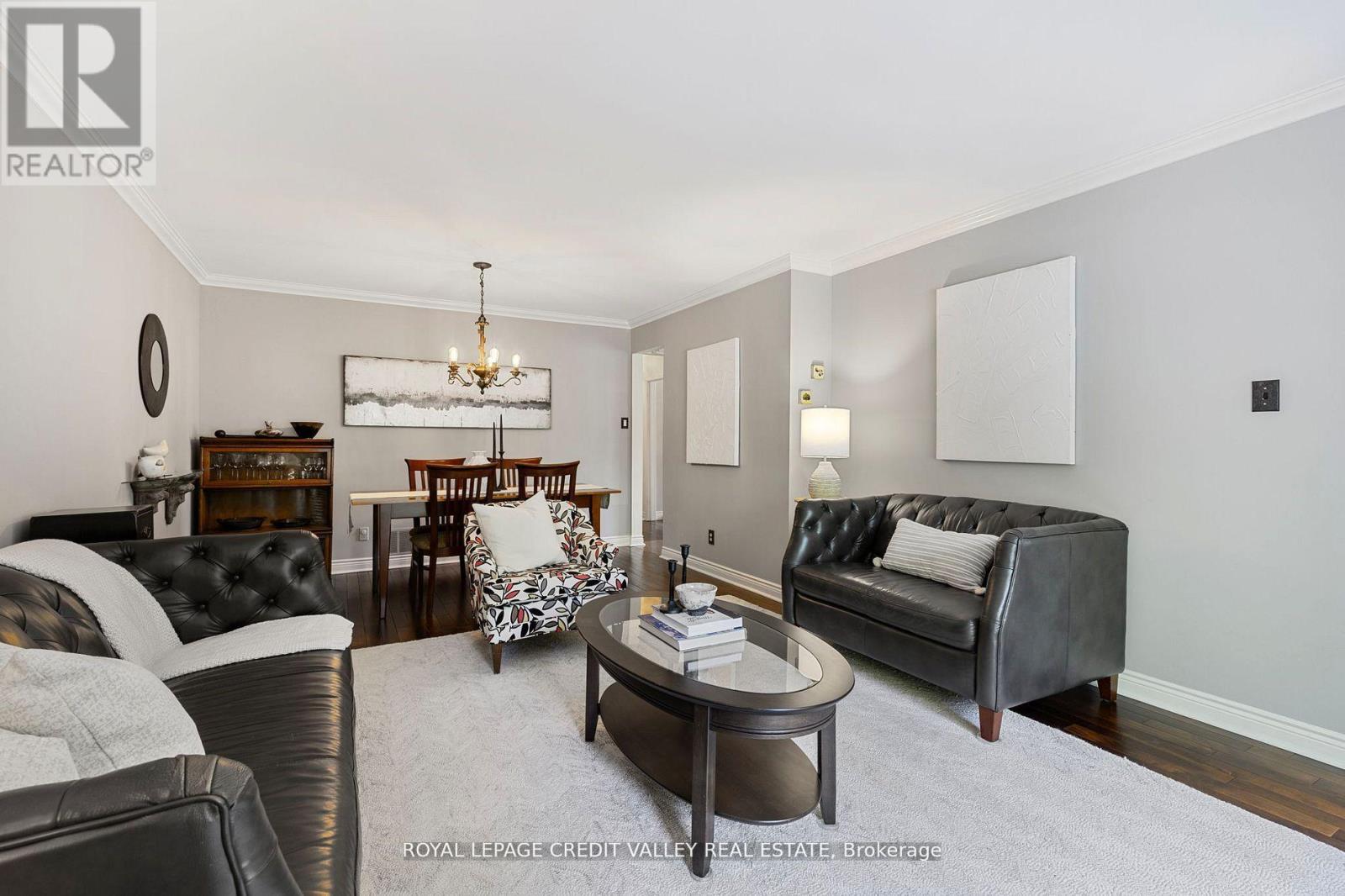 24 Ladore Drive, Brampton, Ontario  L6Y 1V5 - Photo 5 - W13780346
