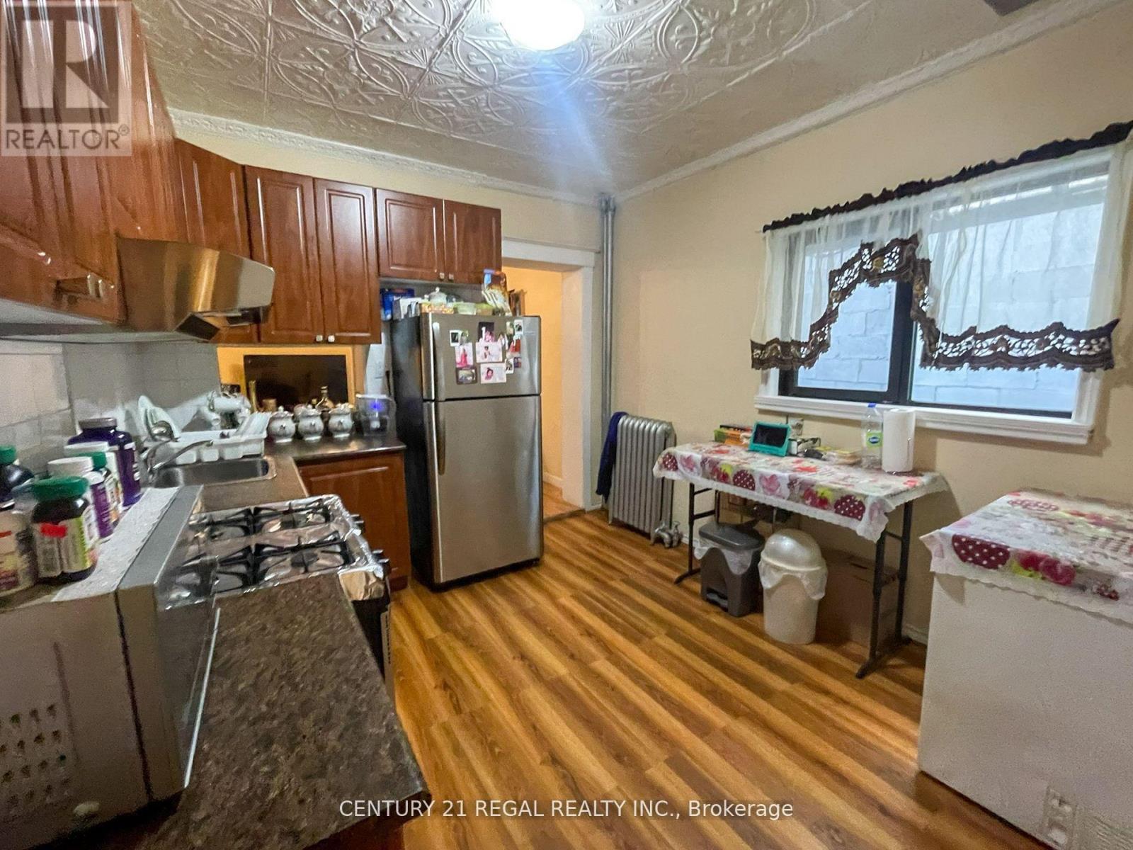 1281 Queen Street W, Toronto, Ontario  M6K 1L6 - Photo 3 - W13780402