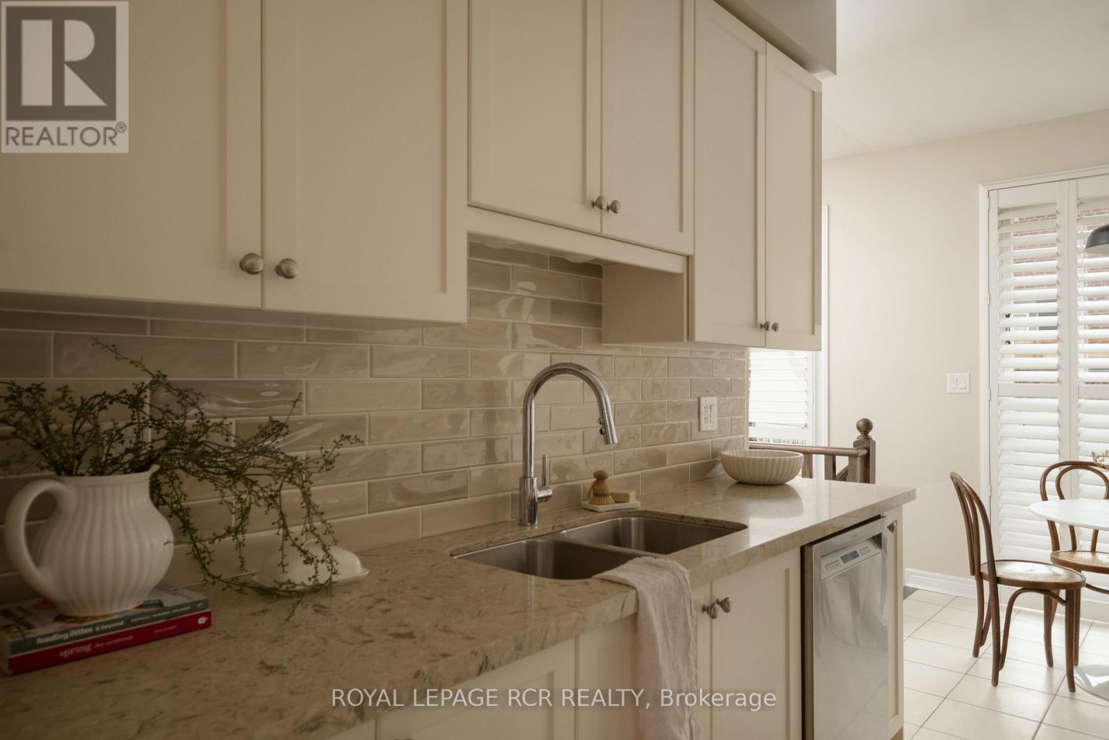 18 Cedarcrest Street, Caledon, Ontario  L7C 3P9 - Photo 10 - W13780406