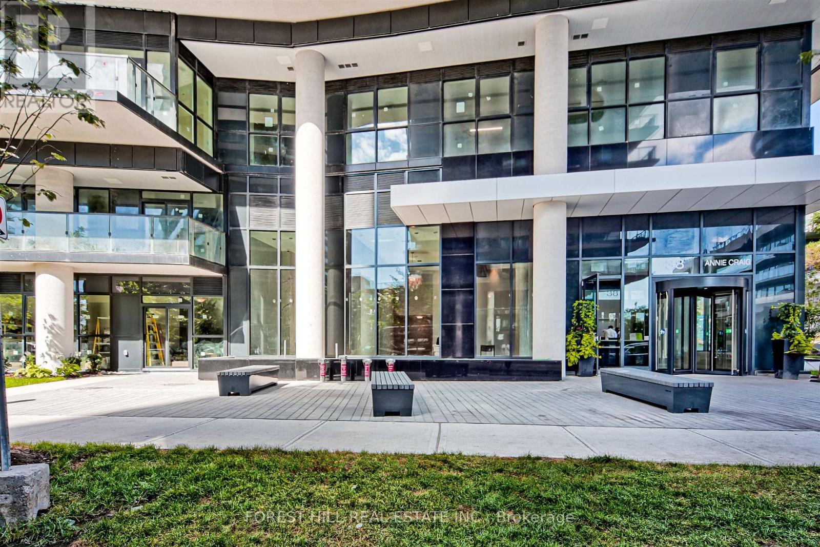 2009 - 38 Annie Craig Drive, Toronto, Ontario  M8V 0G9 - Photo 3 - W13780496