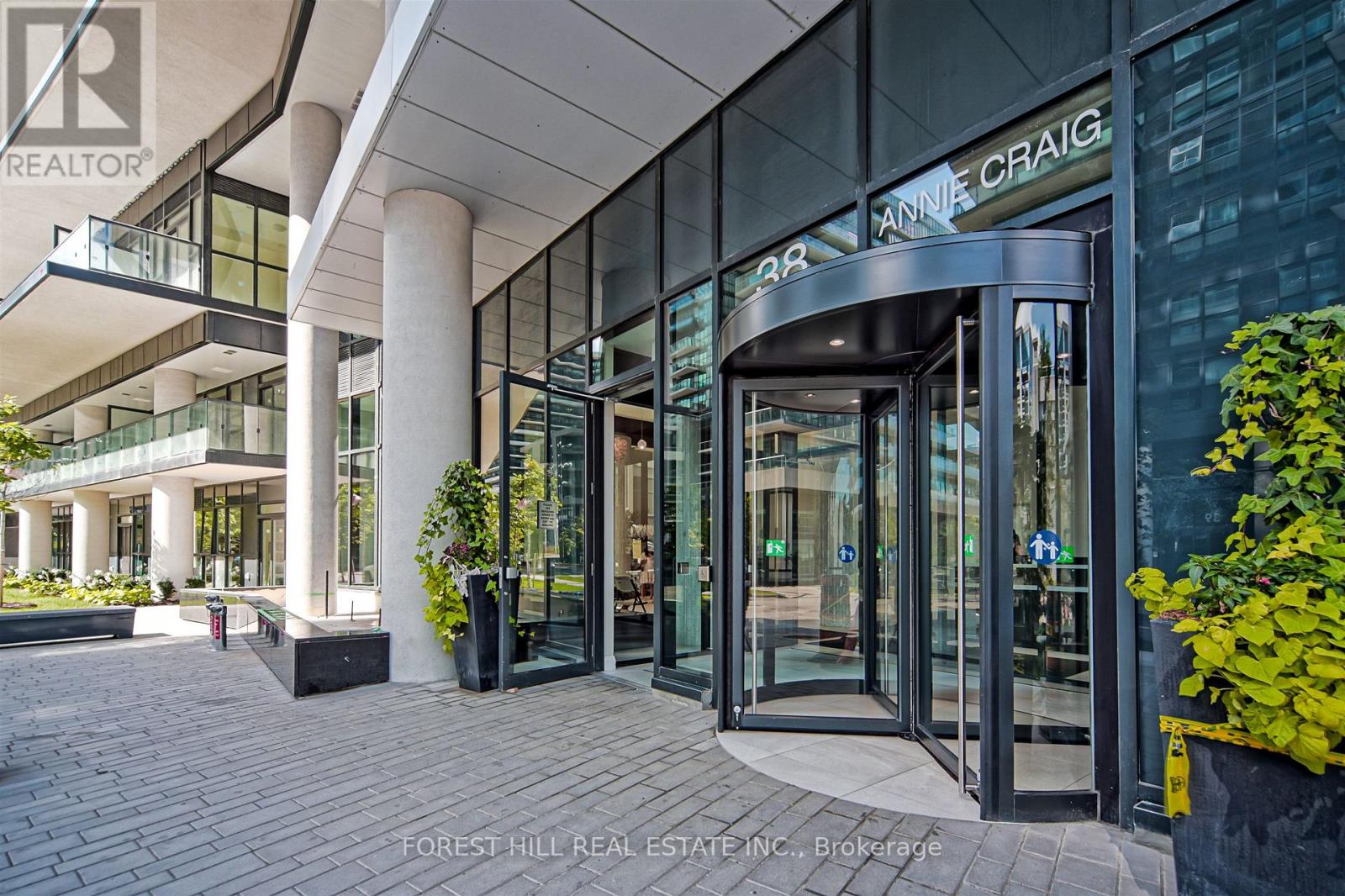 2009 - 38 Annie Craig Drive, Toronto, Ontario  M8V 0G9 - Photo 5 - W13780496