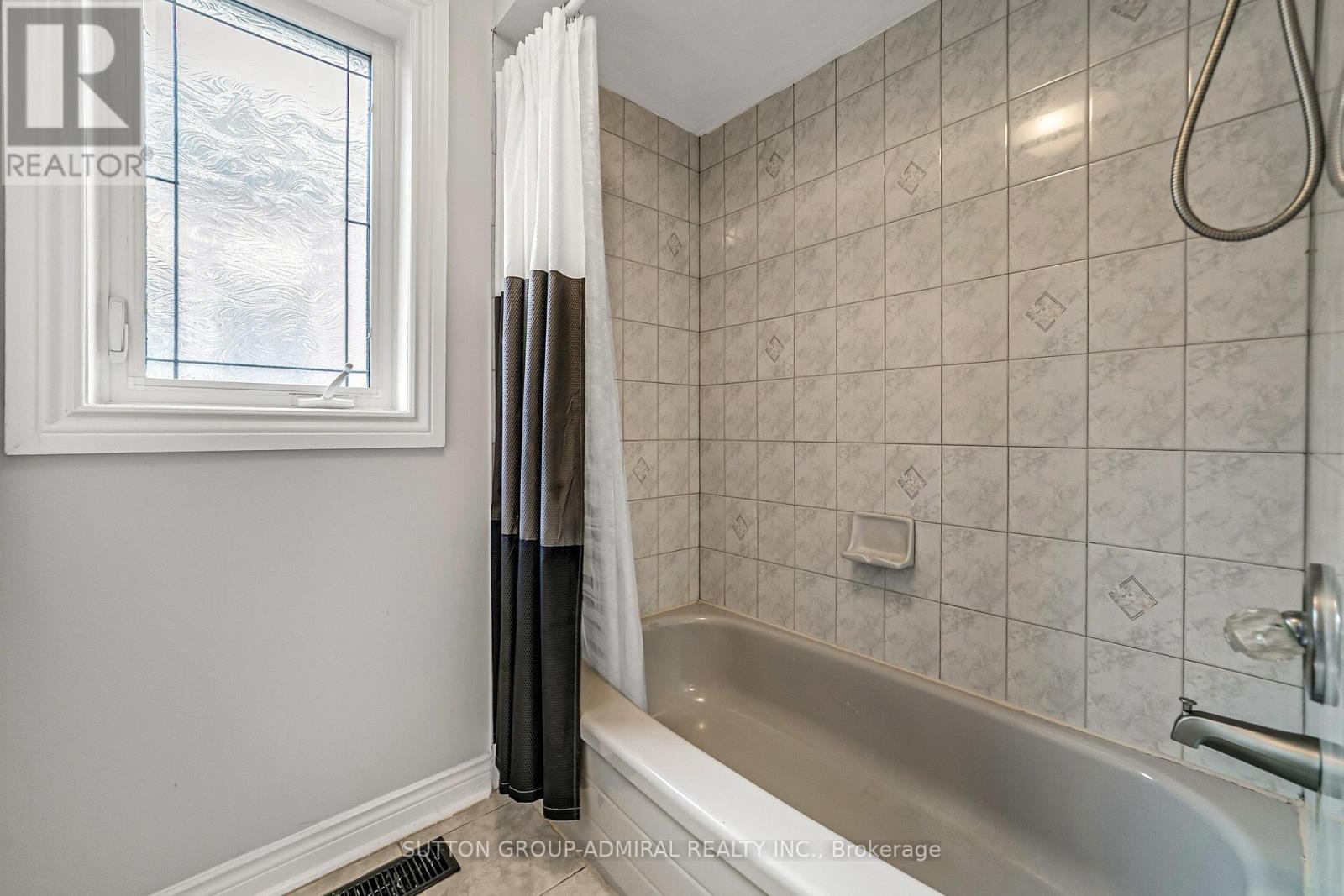 18 Buckhorn Avenue, Richmond Hill, Ontario L4C 0E3 - Photo 35 - N13778978