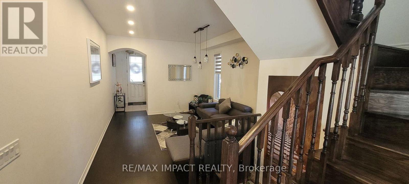 11 Ivor Crescent N, Brampton, Ontario  L7A 4L5 - Photo 3 - W13779622