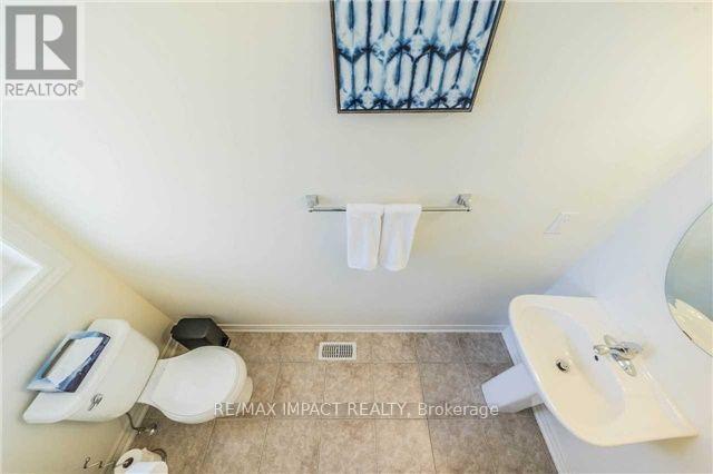 11 Ivor Crescent N, Brampton, Ontario  L7A 4L5 - Photo 4 - W13779622