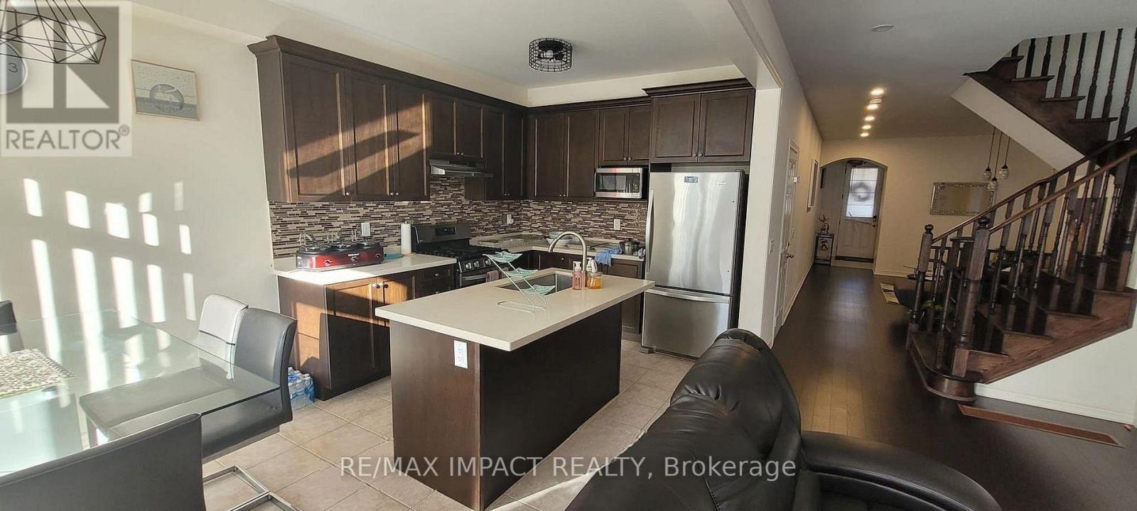 11 Ivor Crescent N, Brampton, Ontario  L7A 4L5 - Photo 6 - W13779622