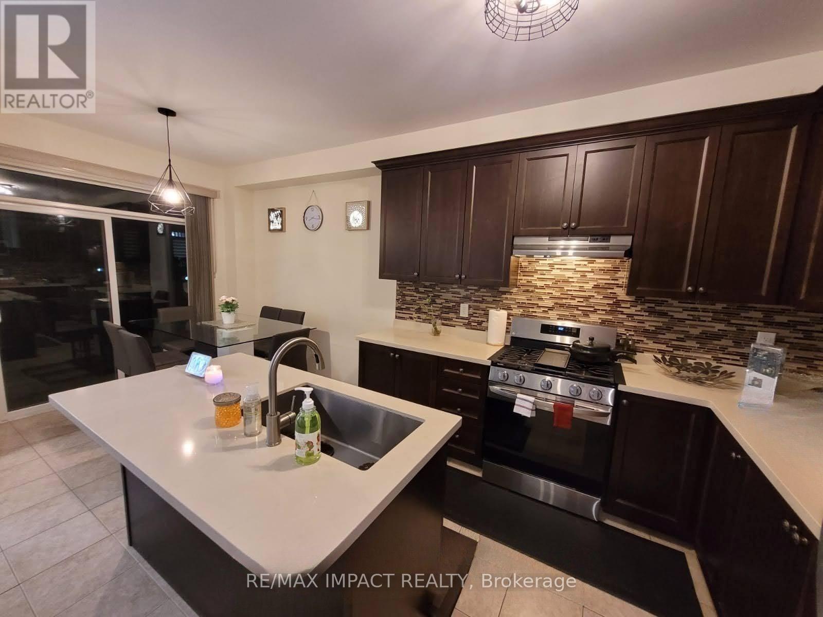 11 Ivor Crescent N, Brampton, Ontario  L7A 4L5 - Photo 5 - W13779622