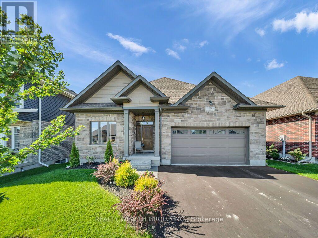 39 Carriage Crossing, Mapleton, Ontario  N0G 1P0 - Photo 3 - X13780196