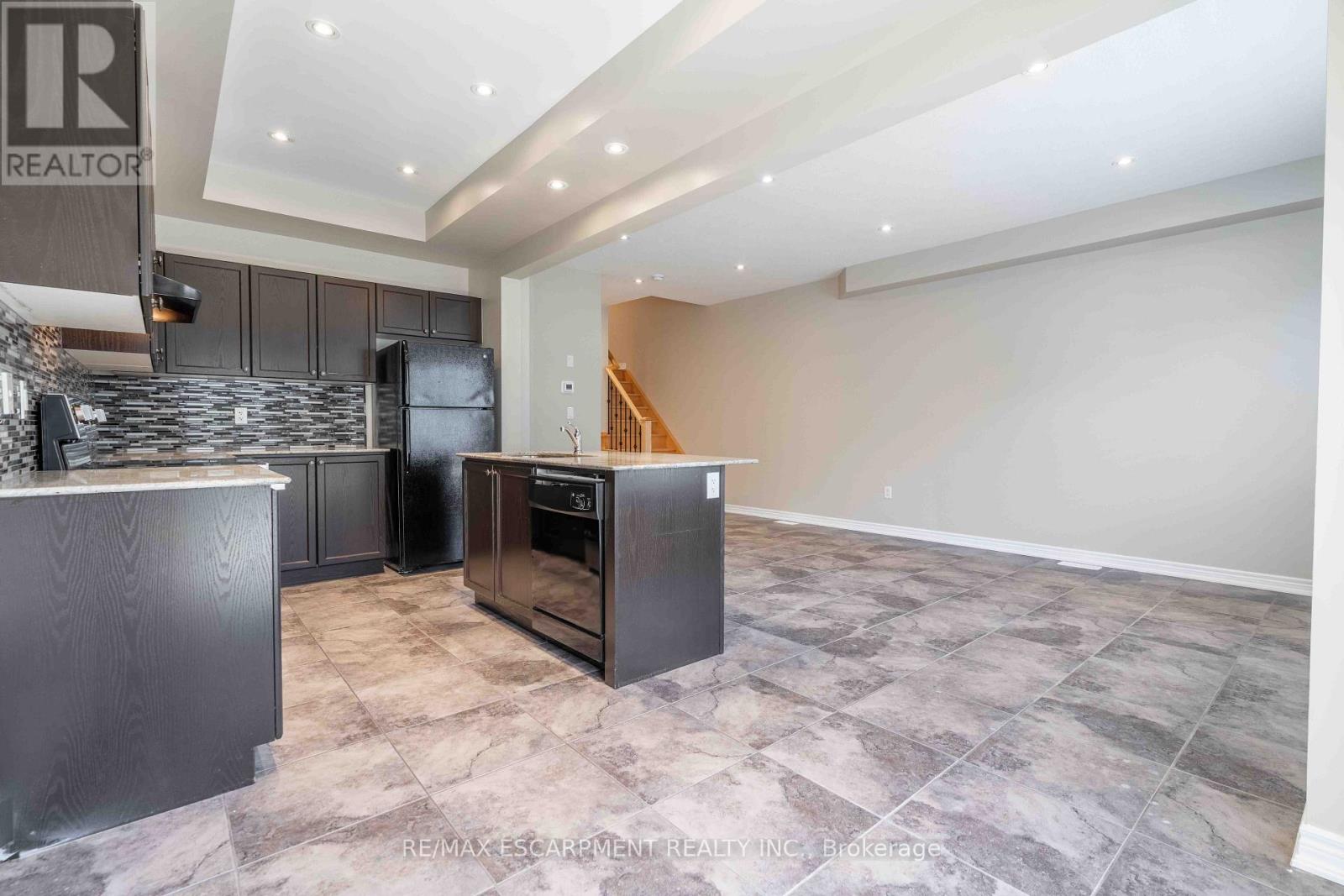 134 Palacebeach Trail, Hamilton, Ontario  L8E 0C3 - Photo 9 - X13780220
