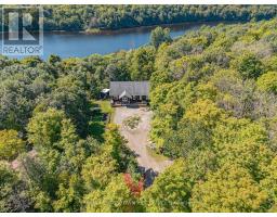 482 EAST POVERTY BAY ROAD, Magnetawan, Ontario