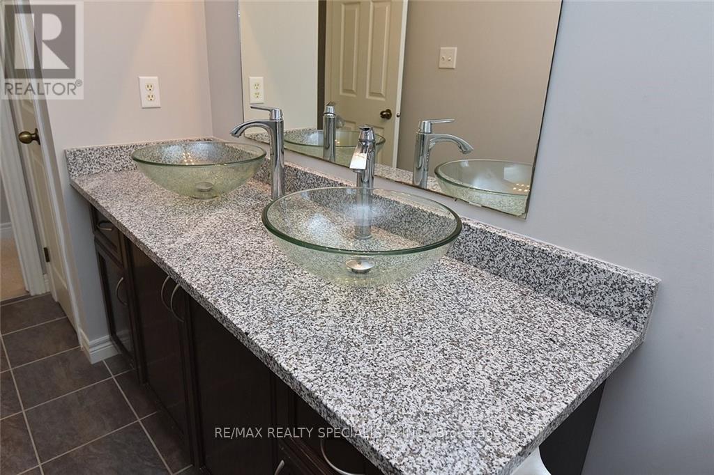 310 Brigadoon Drive, Hamilton, Ontario  L9C 0B7 - Photo 17 - X13780334