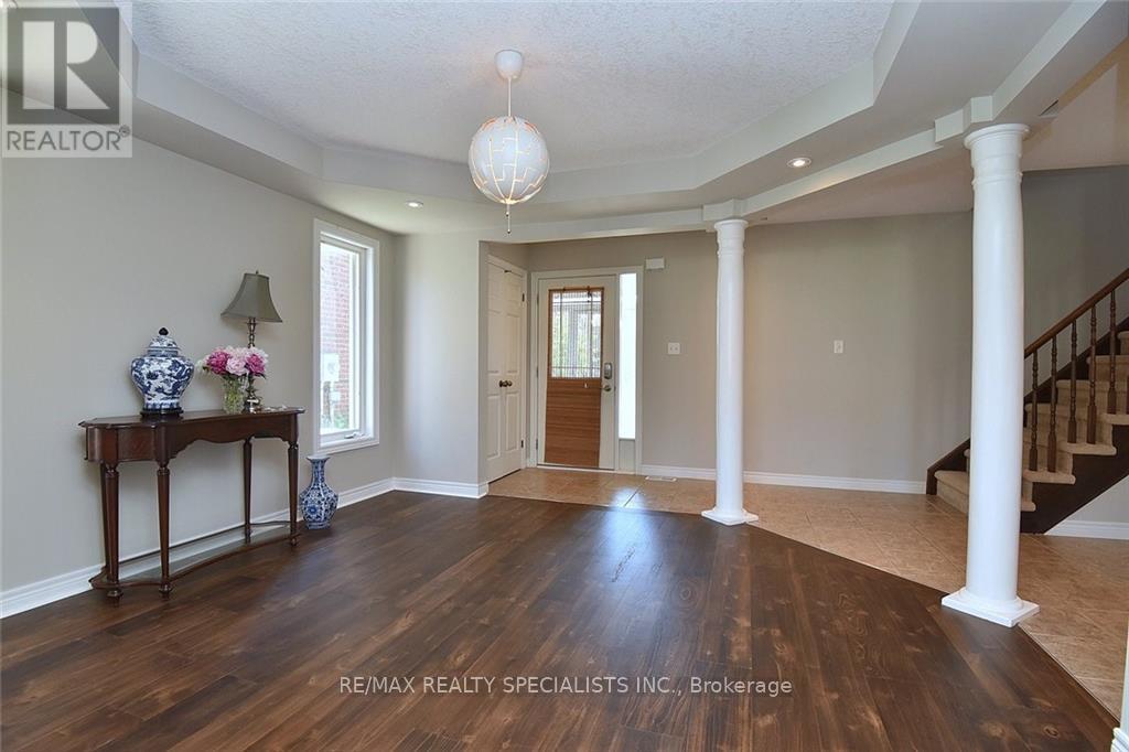 310 Brigadoon Drive, Hamilton, Ontario  L9C 0B7 - Photo 6 - X13780334