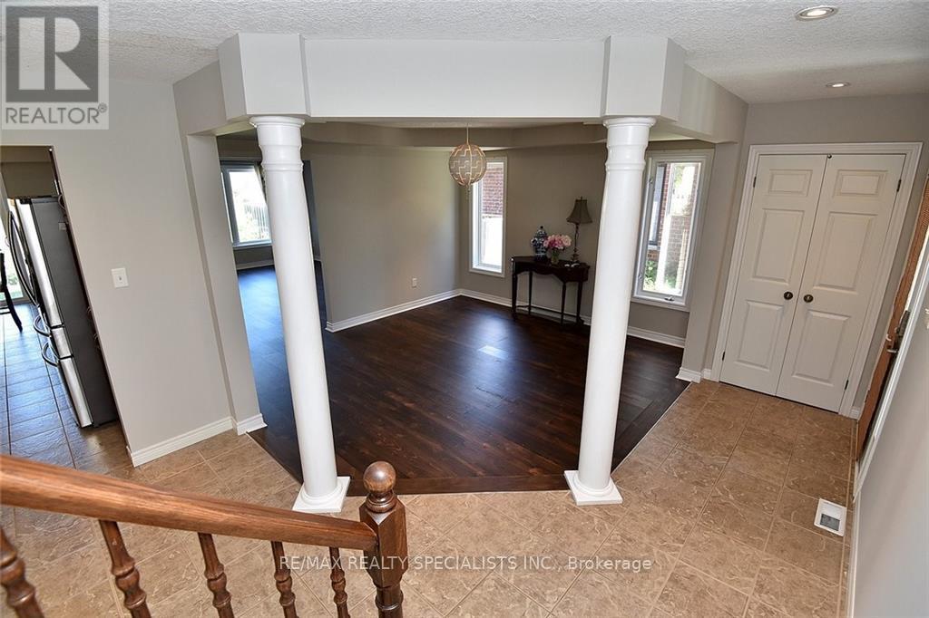 310 Brigadoon Drive, Hamilton, Ontario  L9C 0B7 - Photo 7 - X13780334