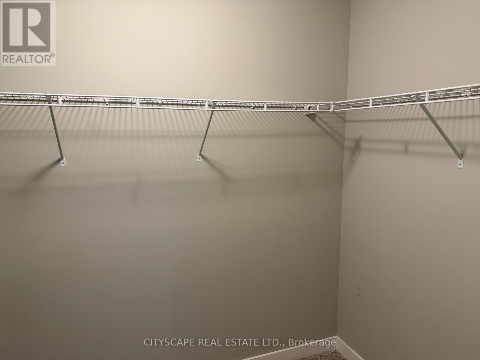 908 Robert Ferrie Drive, Kitchener, Ontario  N2R 0P2 - Photo 11 - X13780446