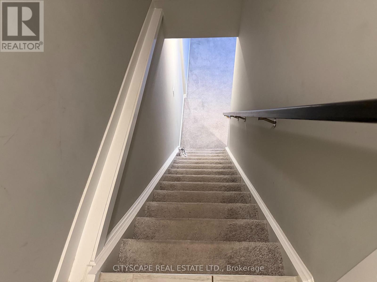 908 Robert Ferrie Drive, Kitchener, Ontario  N2R 0P2 - Photo 19 - X13780446